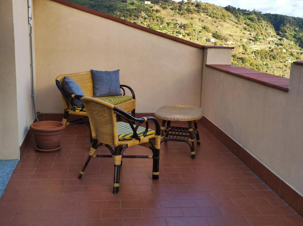 La Panoramica Apartment Gallodoro Екстериор снимка