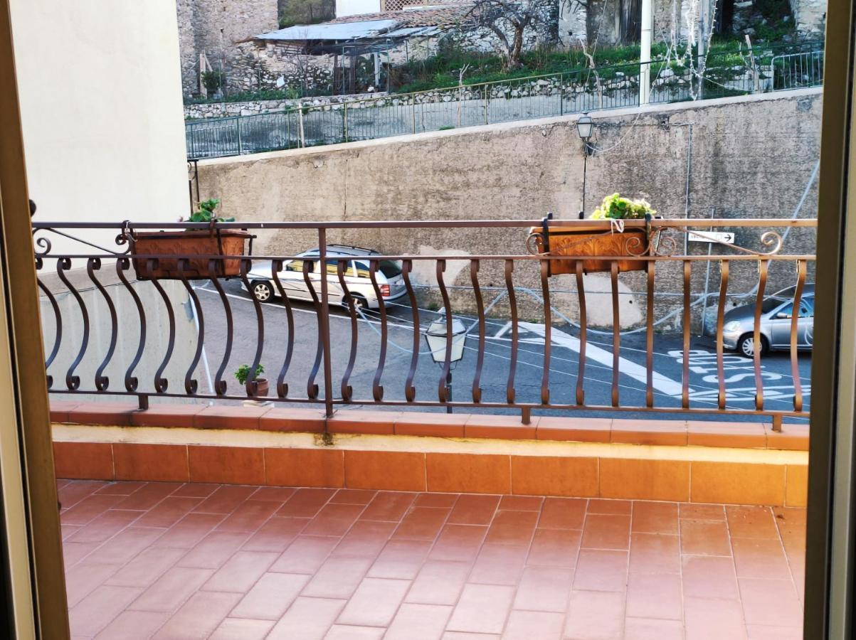 La Panoramica Apartment Gallodoro Екстериор снимка